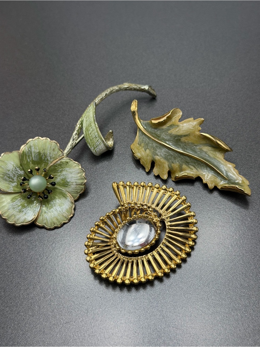Vintage Brooch lot #cz536